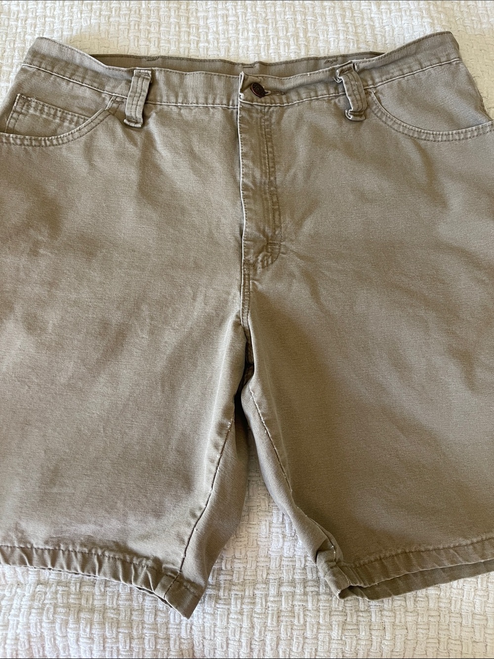 Wrangler Men's Flat Front Shorts in Light Khaki